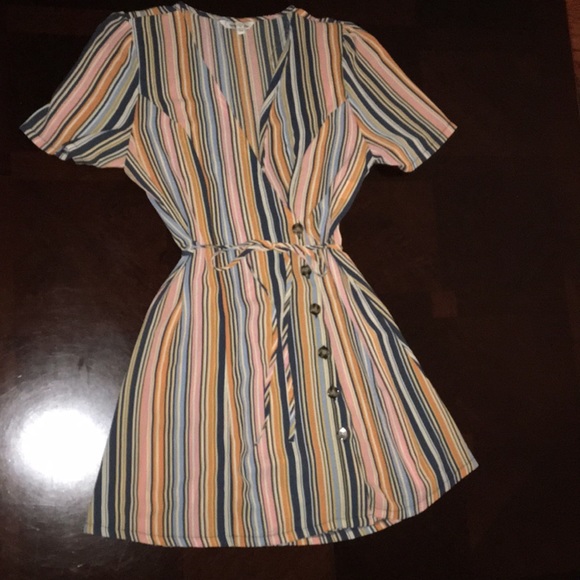 Speechless Jordy Wrap Dress - Picture 3 of 4